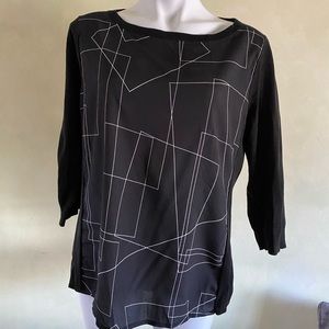 New York & Co Black graphic design top with 3/4 sleeves